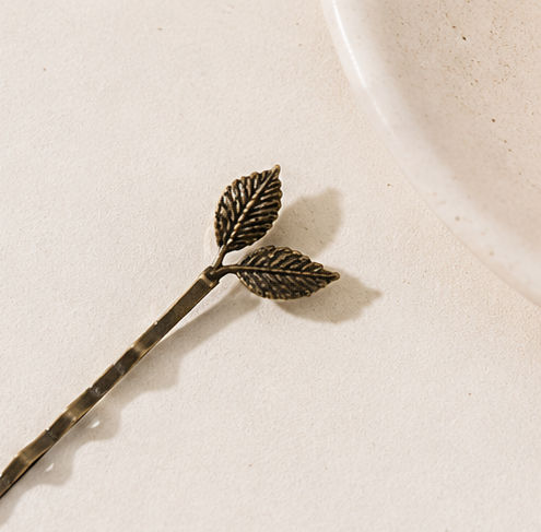 Vintage Style Leaf Hair Clip Set