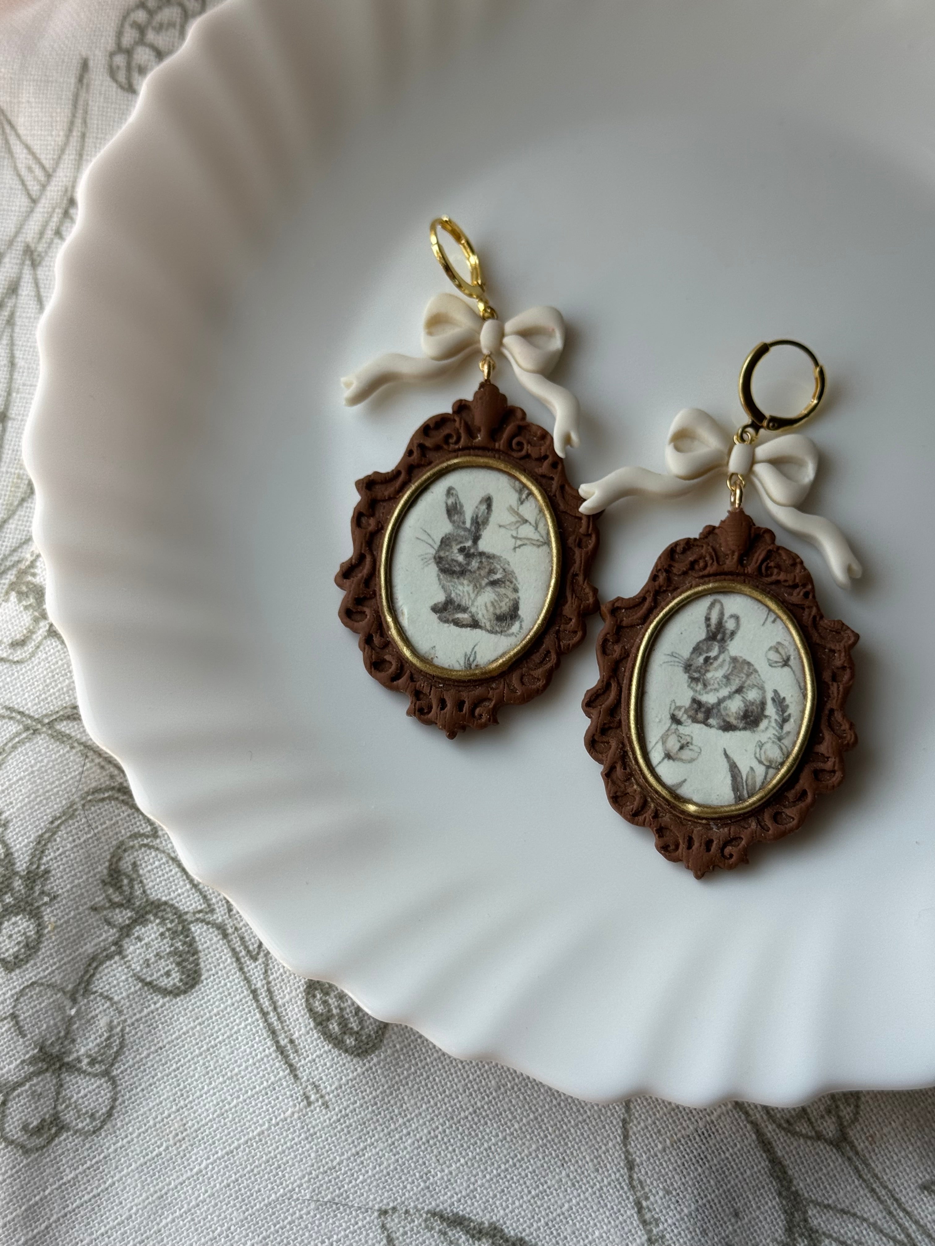 Vintage Bunny Frames