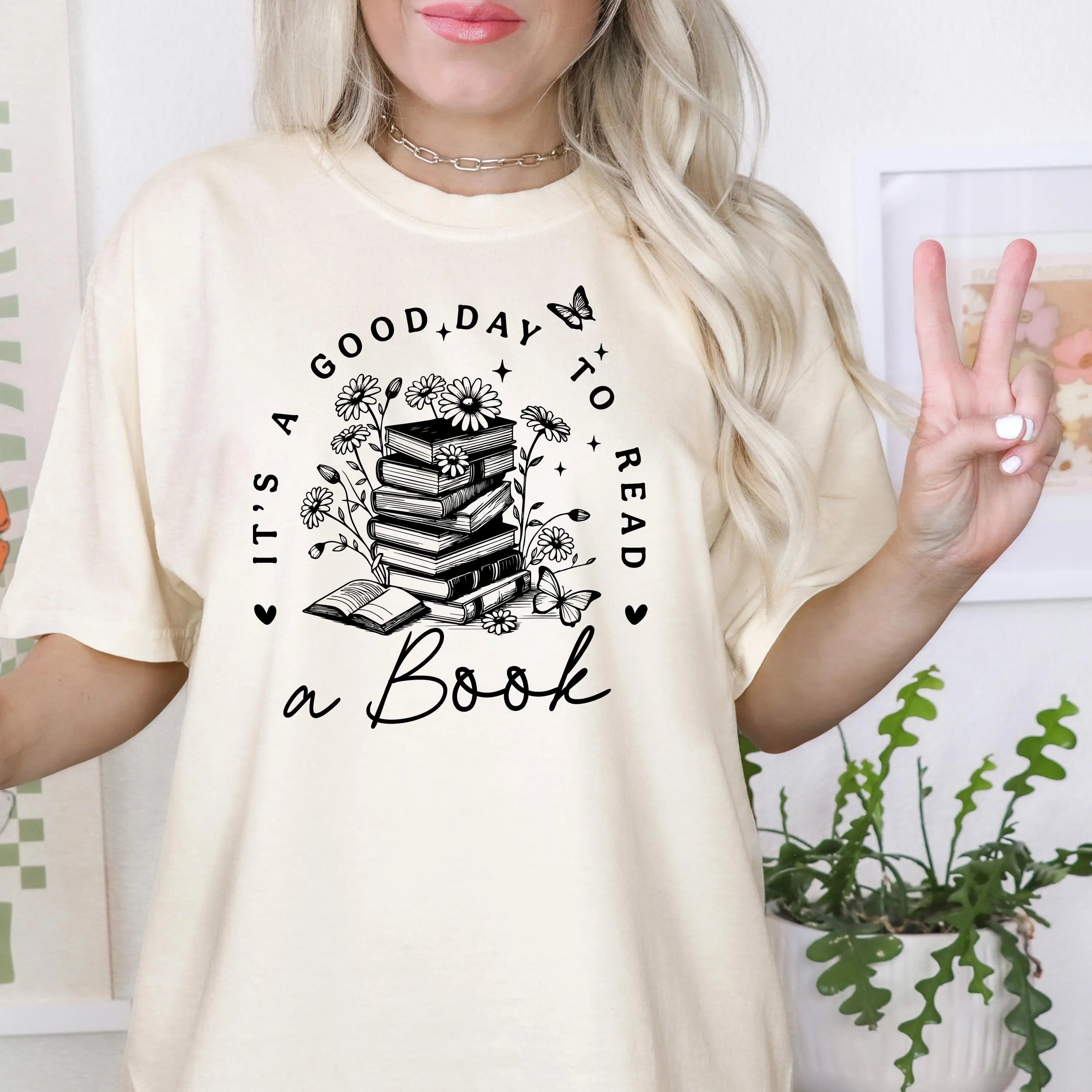 It’s A Good Day To Read A Book Shirt – Aesthetic Book Lover Tee – Cute Vintage Reader T Shirt For Women – Cozy Reading Graphic Tee