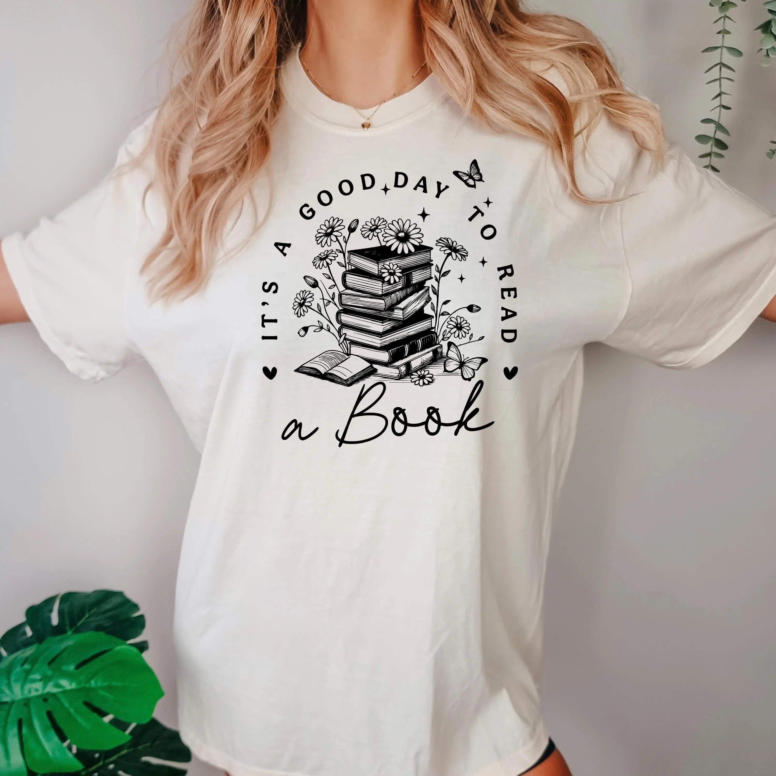 It’s A Good Day To Read A Book Shirt – Aesthetic Book Lover Tee – Cute Vintage Reader T Shirt For Women – Cozy Reading Graphic Tee